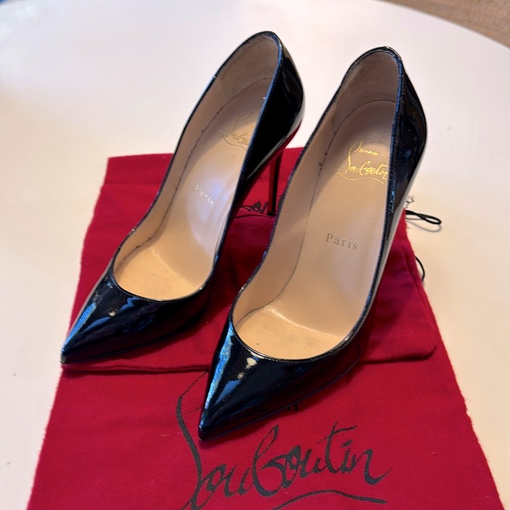 Excellent! Size 36 Kate Louboutin black patent w/ dust bags.